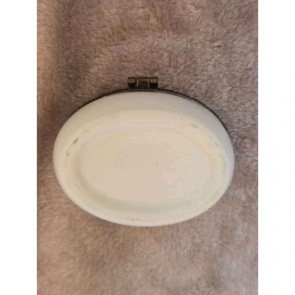 N/A charming oval